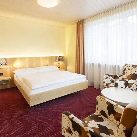 Otel Fred Leonhardstrasse - Self Check-in Zürih