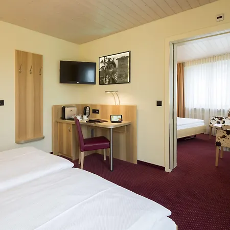 Fred Leonhardstrasse - Mobile Check-in Szálloda 3*