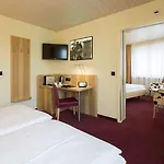 Fred Leonhardstrasse - Mobile Check-in 호텔 3*