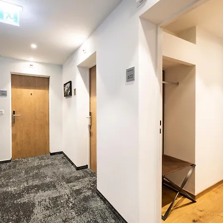 Fred Leonhardstrasse - Self Check-in Hotel 3*