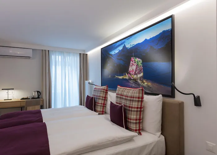 Отель Fred Leonhardstrasse - Mobile Check-in 3*