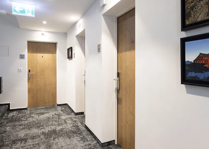 Отель Fred Leonhardstrasse - Mobile Check-in 3*