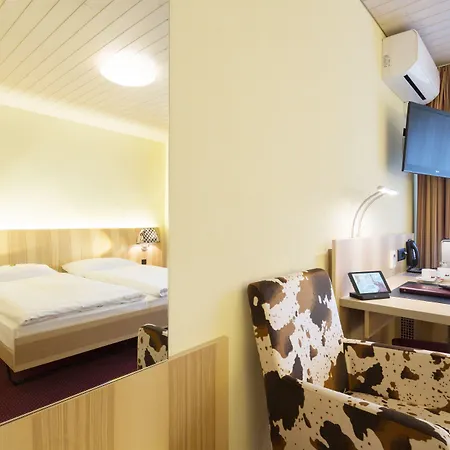 Fred Leonhardstrasse - Mobile Check-in Hotel 3*