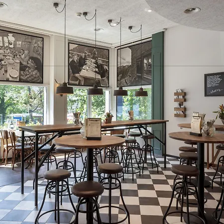 Fred Leonhardstrasse - Mobile Check-in Zurigo